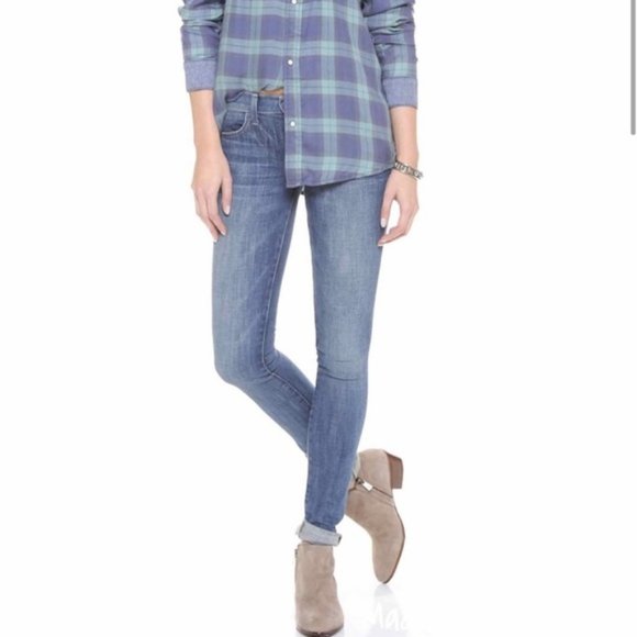 WILDFOX Women's Medium Wash 'Pamela Mid-Rise Cigarette' Skinny Jeans Size 26 EUC - Picture 1 of 10